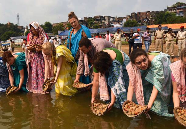Difference Between Shraddha, Tarpan and Pind Daan: Definitions, Purpose & Timings